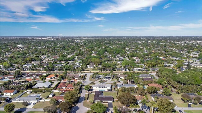 Building Photo - 11522 SW 100th Ave