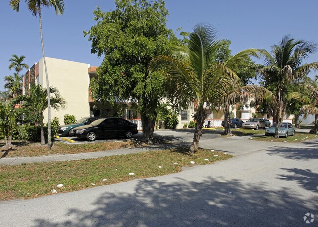 2031 NE 139th St. - 2031 NE 139th St