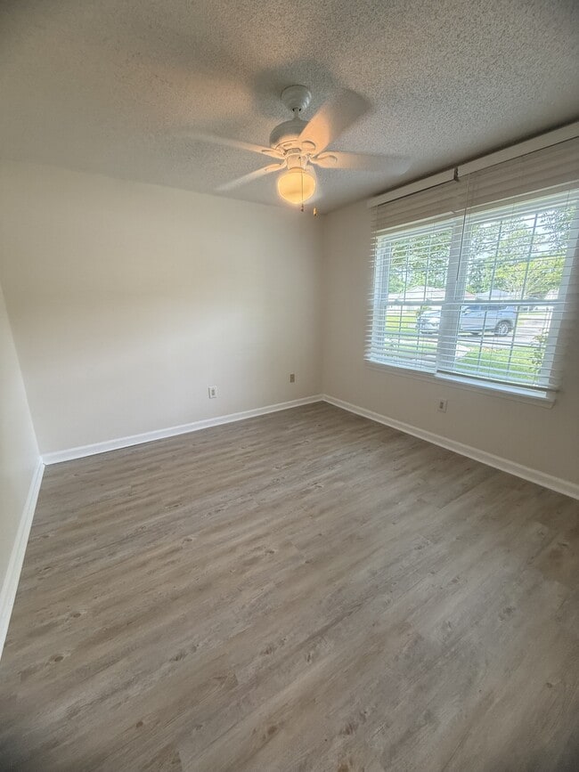 Building Photo - 6576 Pebble Beach Crescent