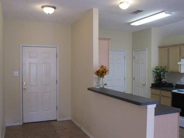 Building Photo - 7418 Fairfield Dr