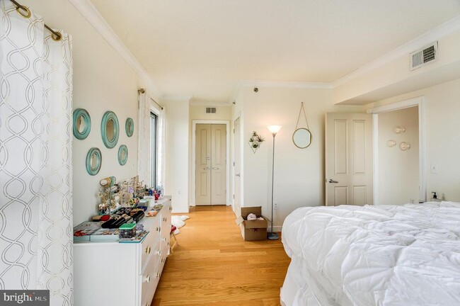 Building Photo - 777 7th St NW