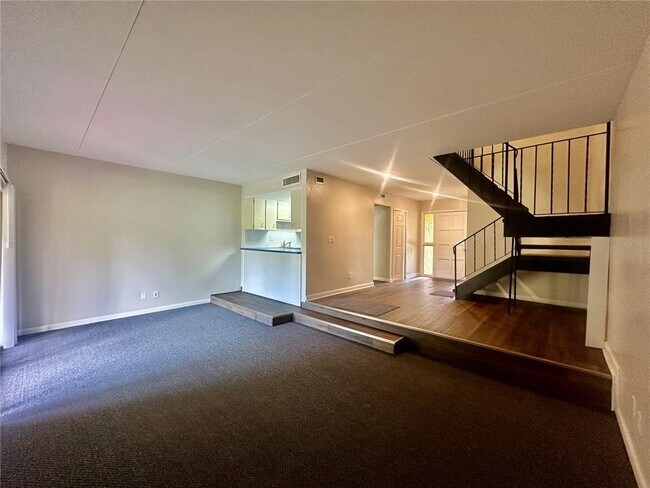 Building Photo - 5850 Cypress Gardens Blvd