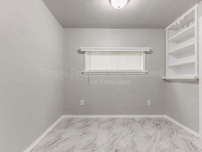 Building Photo - 1800 Hampton Rd