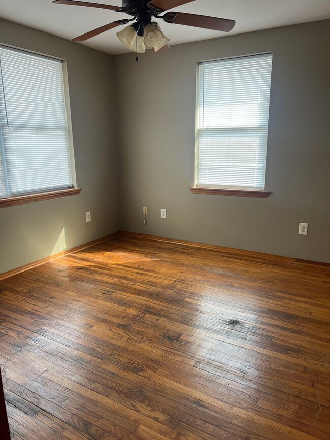 Building Photo - Eagle Duplex