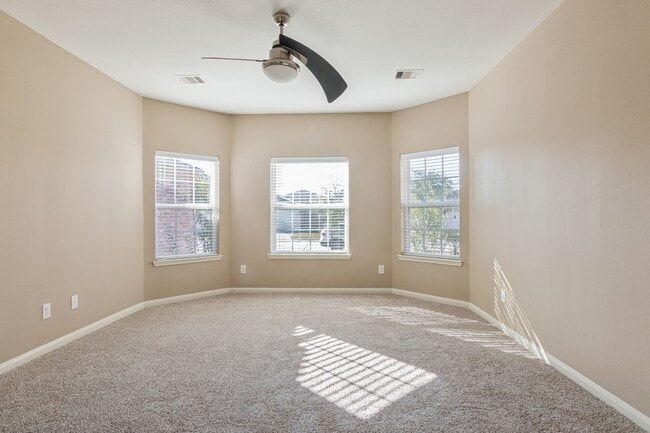 Building Photo - 20506 Freedom River Dr