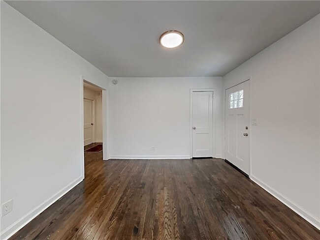 Building Photo - 512 Aberdeen Dr NW