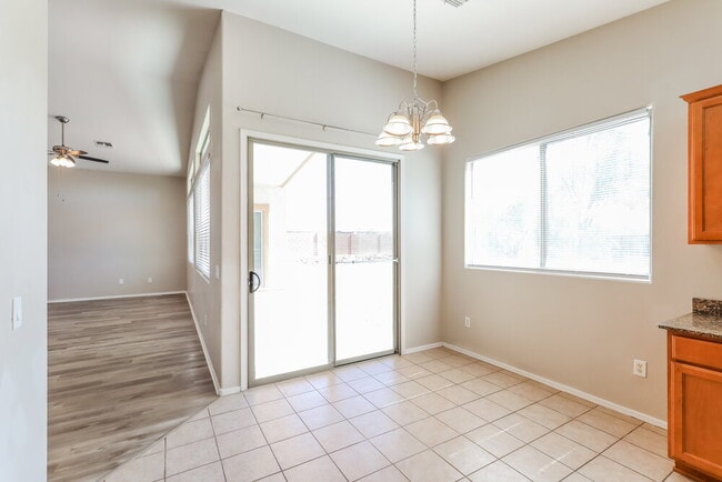 Building Photo - 12465 N Stone Ring Dr