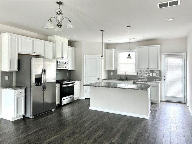 Building Photo - 3658 Hidden Valley Cir