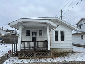 Building Photo - 1120 W 4th St