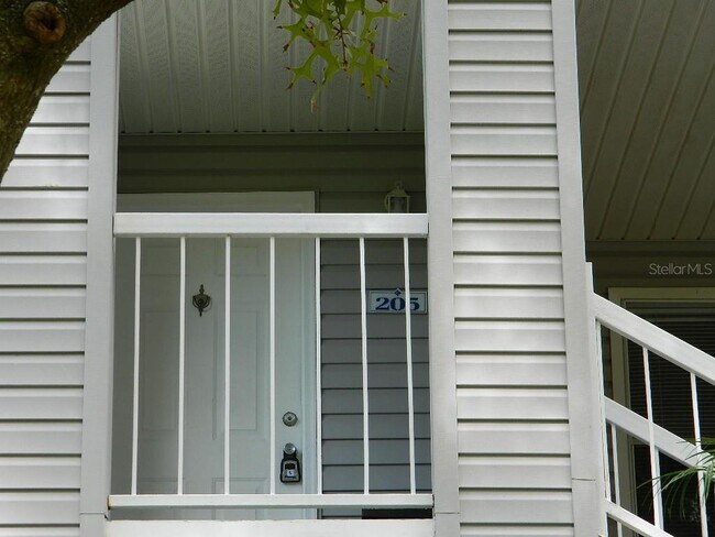 Building Photo - 2593 Grassy Point Dr