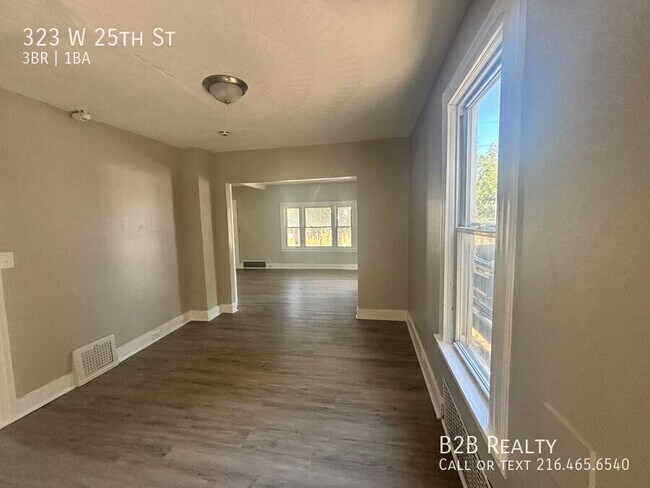 Building Photo - 323 W 25th St