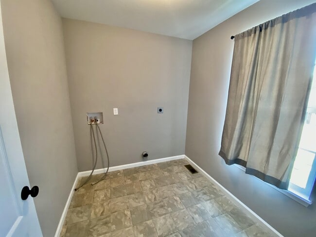 Building Photo - 27508 Forest Ridge Dr