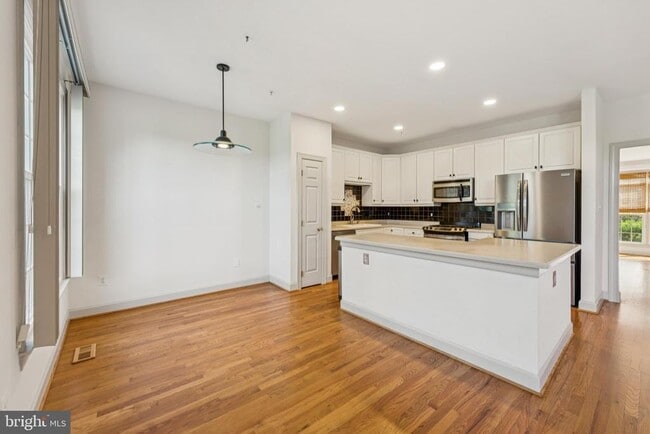 Building Photo - 8536 Bells Ridge Terrace
