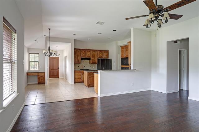 Building Photo - 5700 Broken Spur