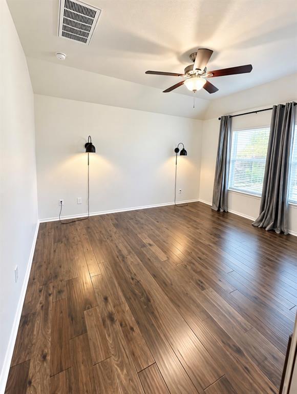 Building Photo - 371 Housefinch Loop