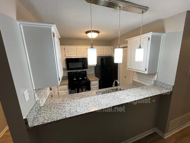 Building Photo - 12013 W 58th Pl