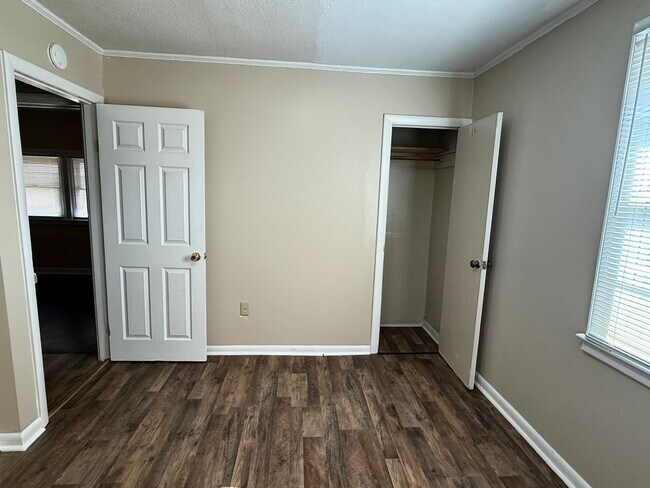 Building Photo - Fully Renovated 3-Bedroom, 1 Bathroom Home