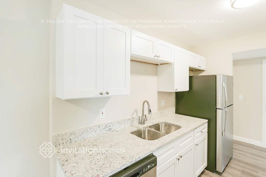 Building Photo - 8409 Millwood Dr