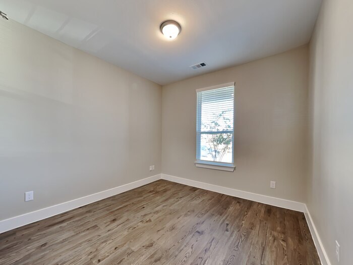 Building Photo - 3401 Tennessee Ave