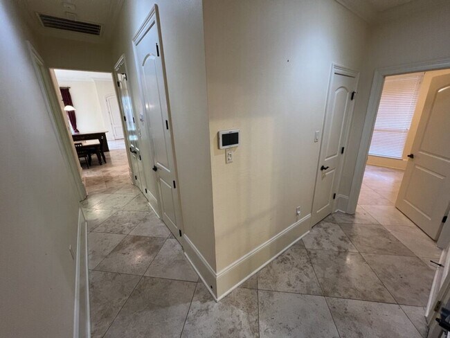 Building Photo - Elegant Two-Story Home with Outdoor Kitchen in Desirable Shadows Lake