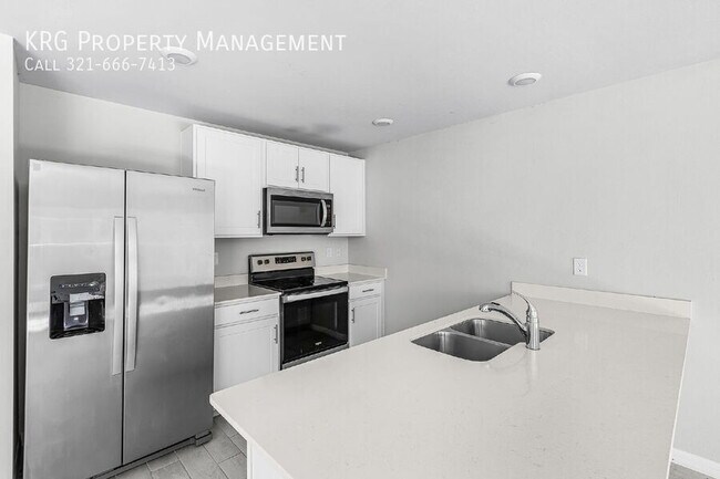 Building Photo - 3020 N Lakewood Rd