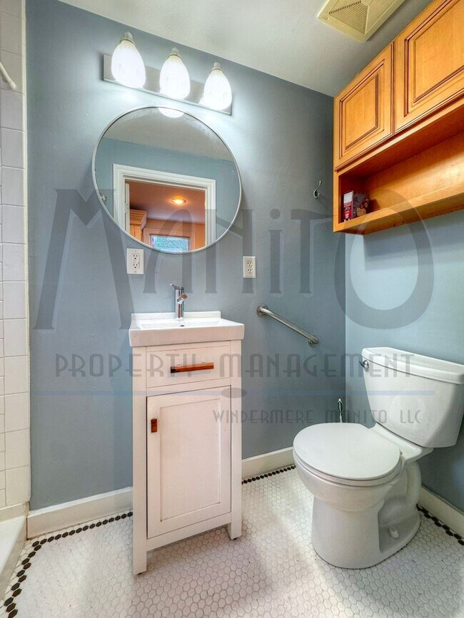 Building Photo - **COMING SOON** Spacious Windmill Studio Unit