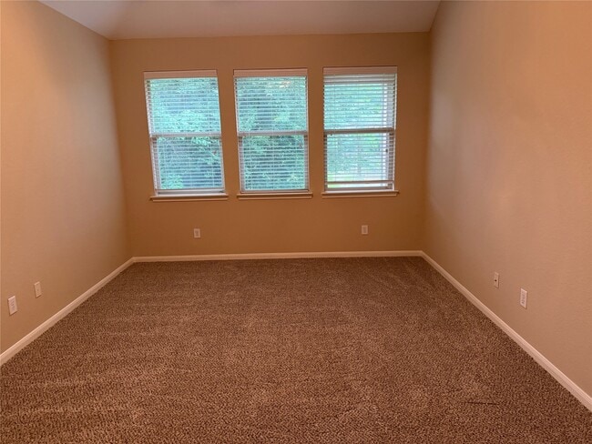 Building Photo - 98 Black Swan Pl