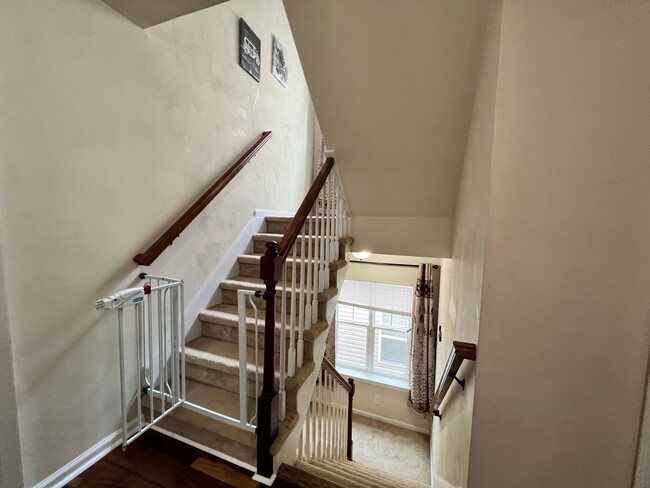 Primary Photo - 3 bedroom home in sought after Whitaker Pl...