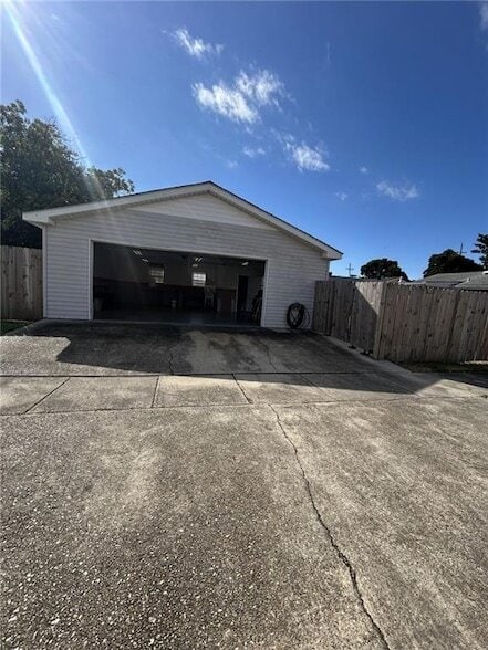 Building Photo - 41 Mason St