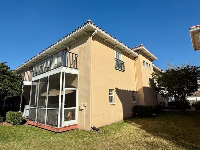 Building Photo - Carillon townhome in Gated Community
