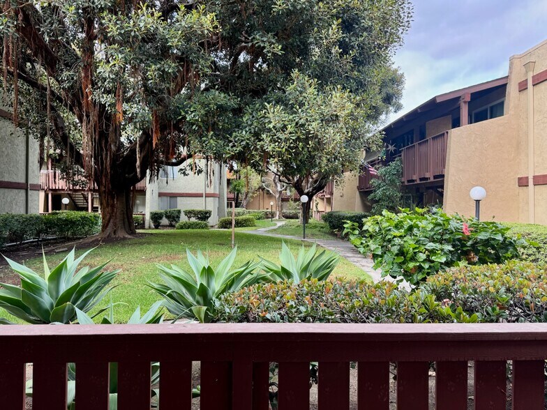 Primary Photo - 1030 W MacArthur Blvd