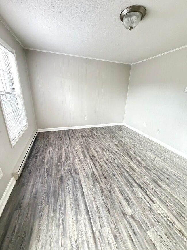 Building Photo - 1 Bedroom