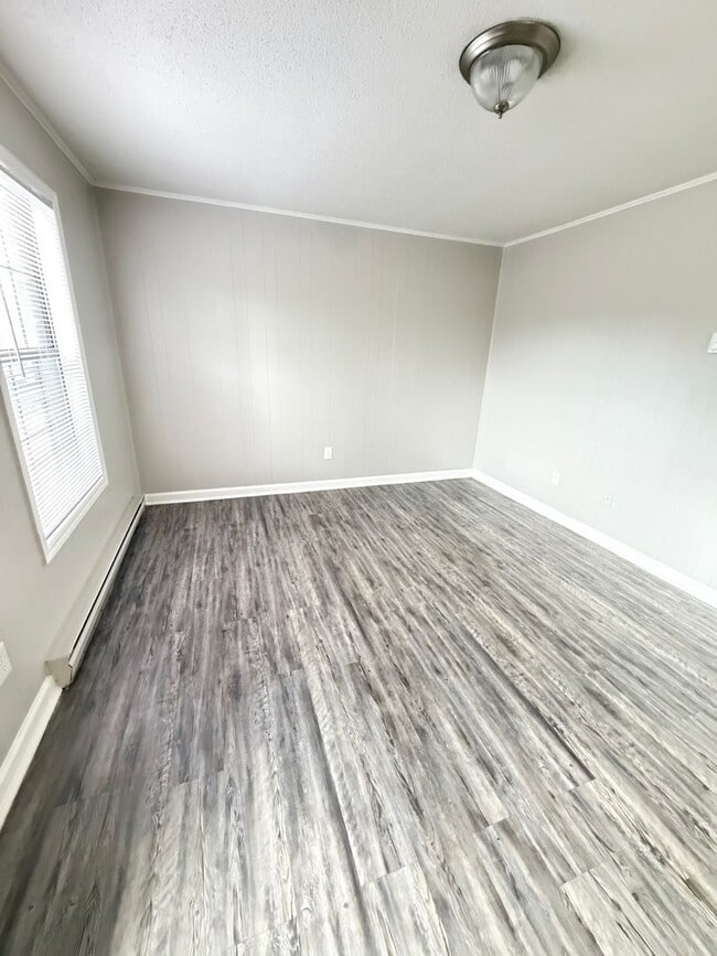 Building Photo - April Savings Are Here! Application Fee WAIVED ALL month!