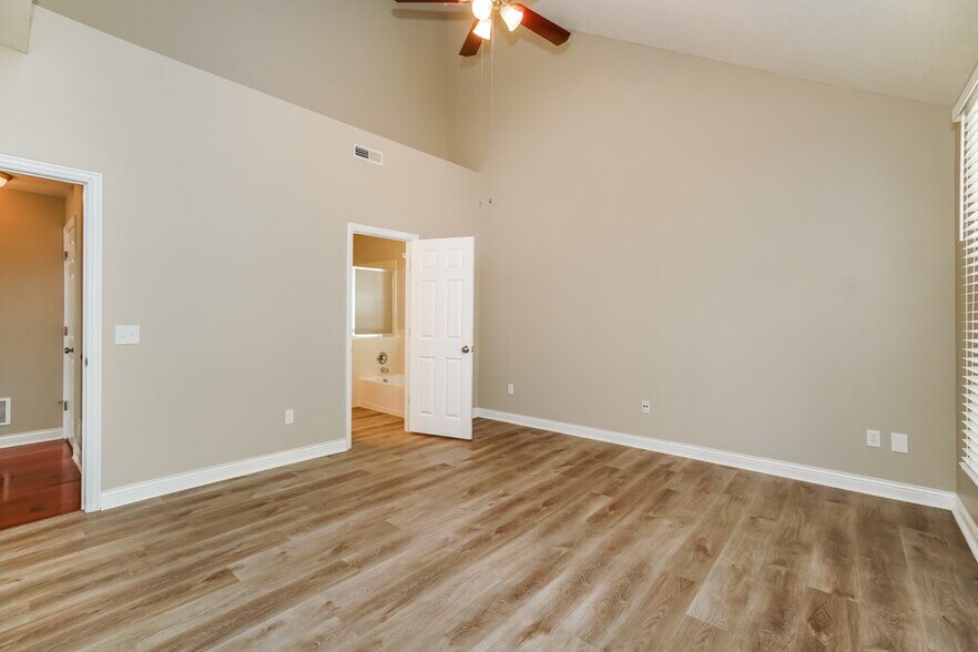 Building Photo - 1082 Finny Ave