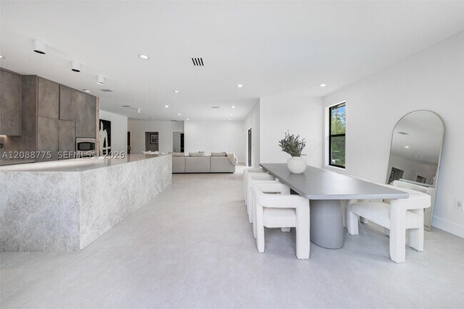 Building Photo - 12790 SW 91 Ave