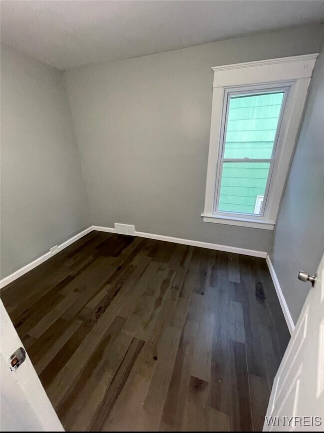 Building Photo - 260 Stevens Ave