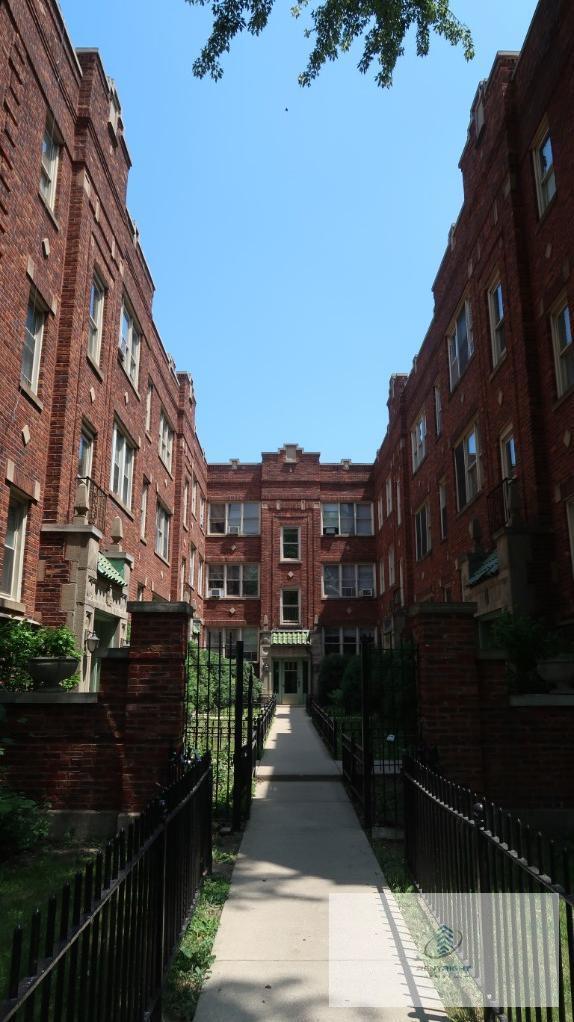 Building Photo - 5039 N Springfield Ave