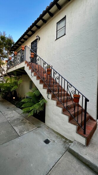 Building Photo - 10830 Lindbrook Dr