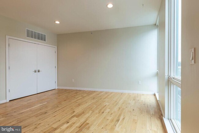 Building Photo - 1317 Frankford Ave