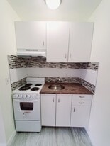 Building Photo - 40 Hoyt St