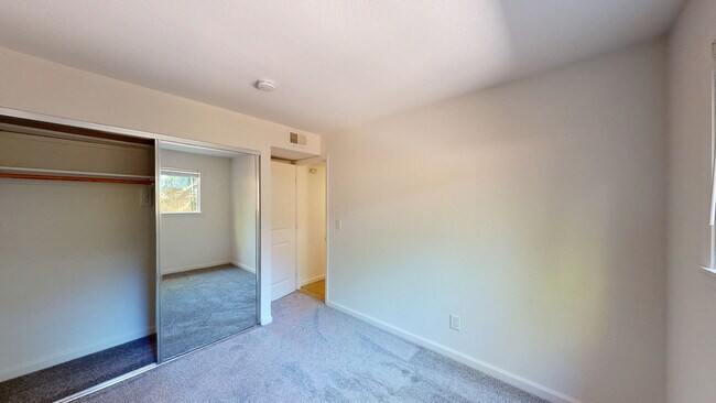 Building Photo - 18167 Happy Ln