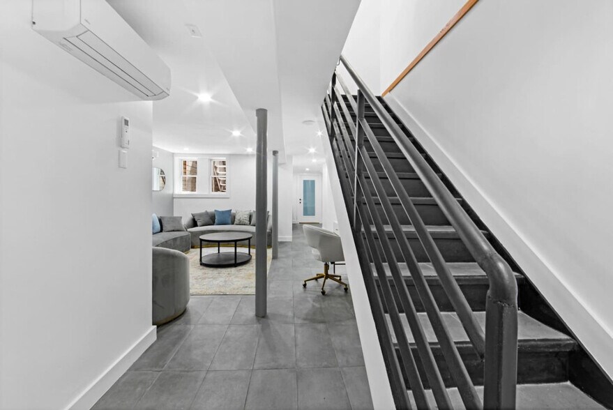 Building Photo - 564 W 182nd St