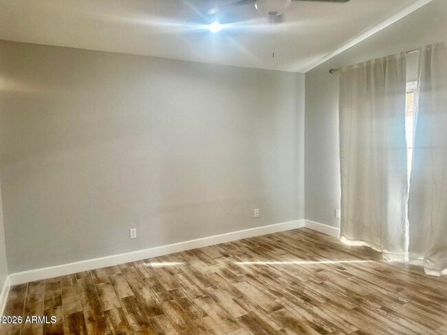 Building Photo - 1120 N Val Vista Dr