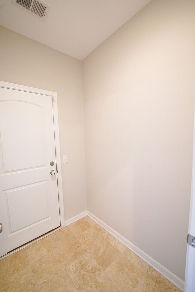 Building Photo - Coming Available!