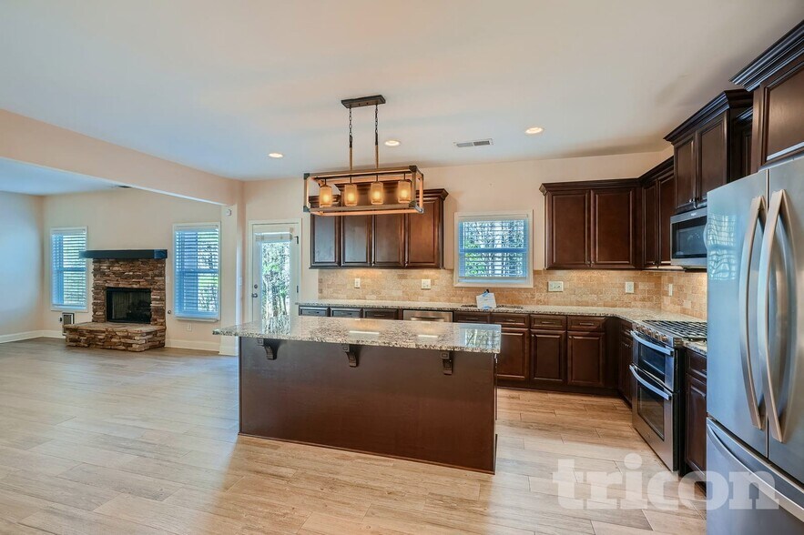Building Photo - 922 Ashton Park Dr SW
