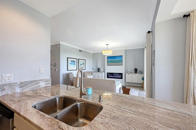 Building Photo - 7121 River Hammock Dr