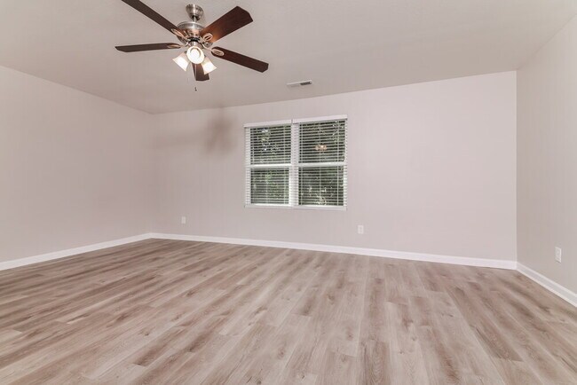 Building Photo - 127 Blakeford Dr