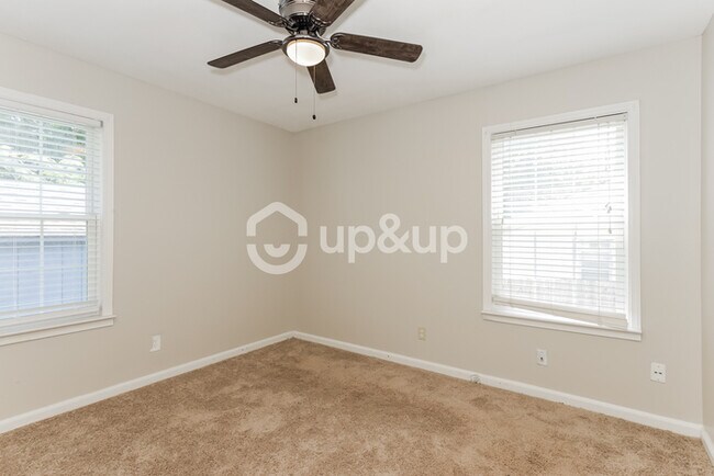 Building Photo - Fantastic 2bd/2ba home! Let yourself in!