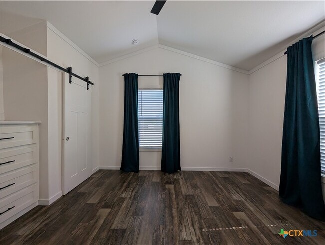 Building Photo - 120 Water Hole Ln