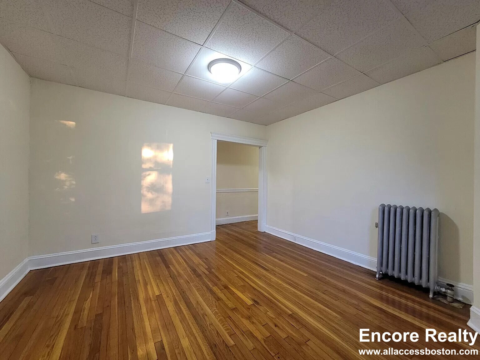 Building Photo - 364 Riverway